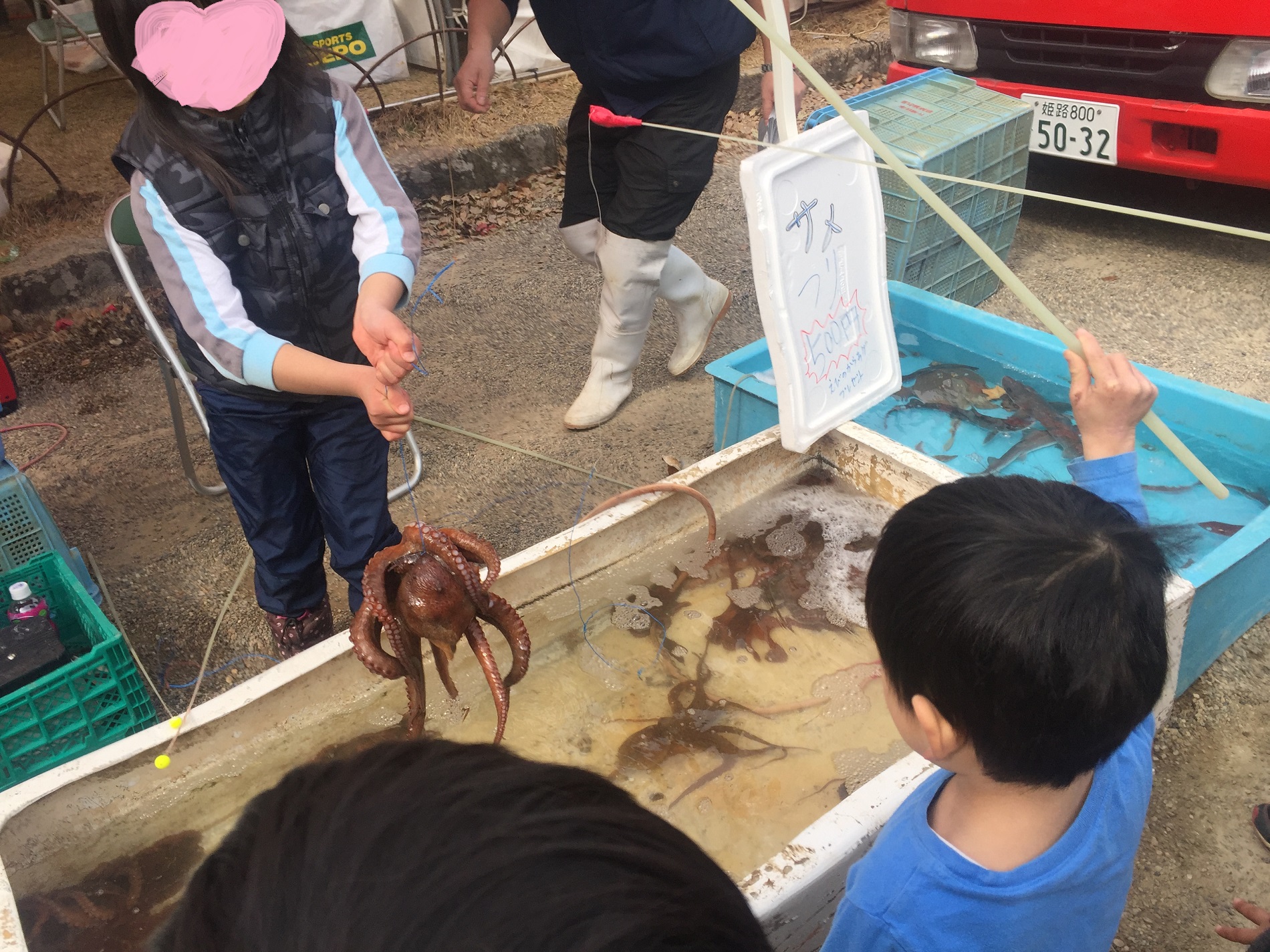 明石公園「冬の味覚市」で屋台のタコ釣りを楽しんだよ！