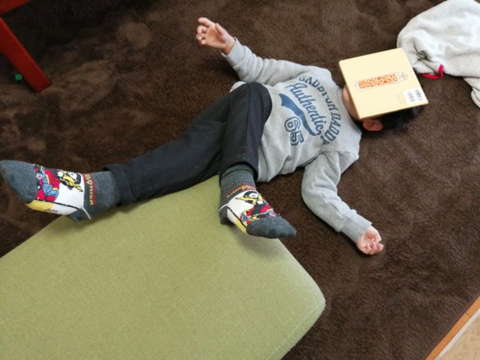 暇すぎのポーズ