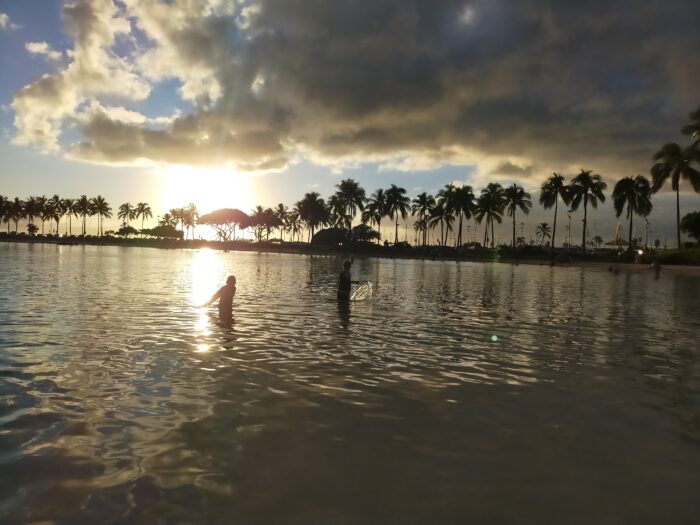 夕陽が落ちる時間のラグーン